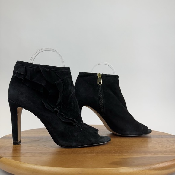 Womens Louise et Cie Lo-Haze Black Suede Ruffled Peep Toe Ankle Boots Size 7.5 M - Picture 1 of 8